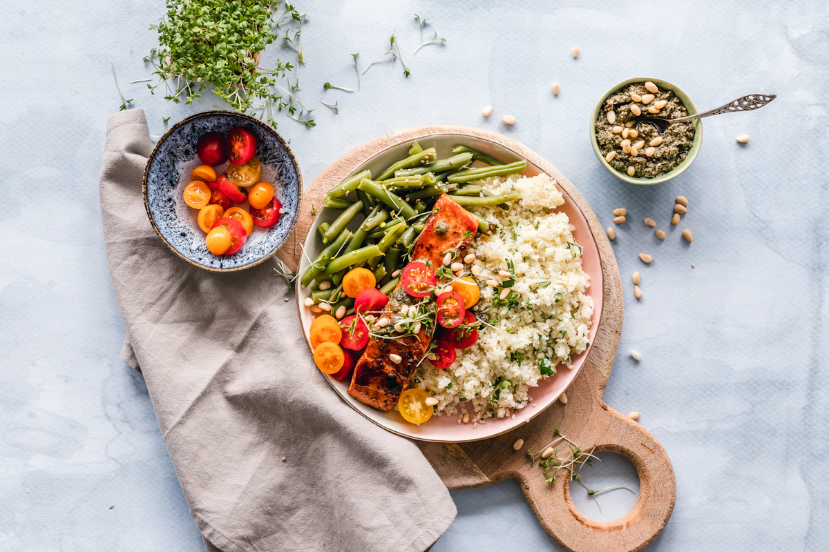 Prato gastronômico com ingredientes frescos